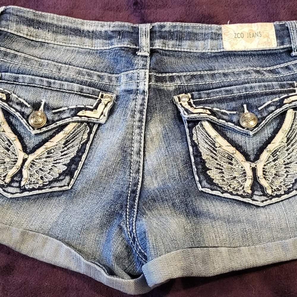ZCO embroidered short jean shorts